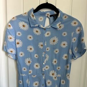 Cute Daisy Print Mini Dress with Unique Back Design – Size S